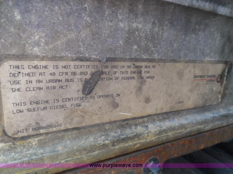 image for item I3349 2006 Freightliner Columbia semi truck