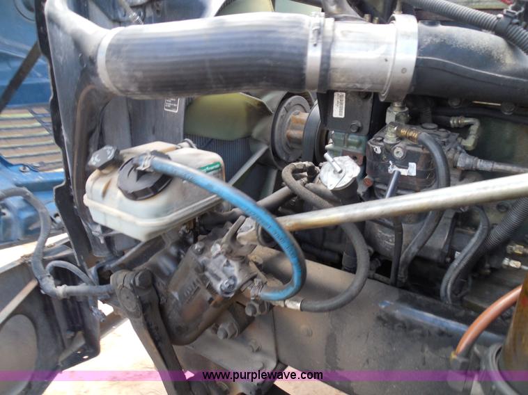 image for item I3349 2006 Freightliner Columbia semi truck