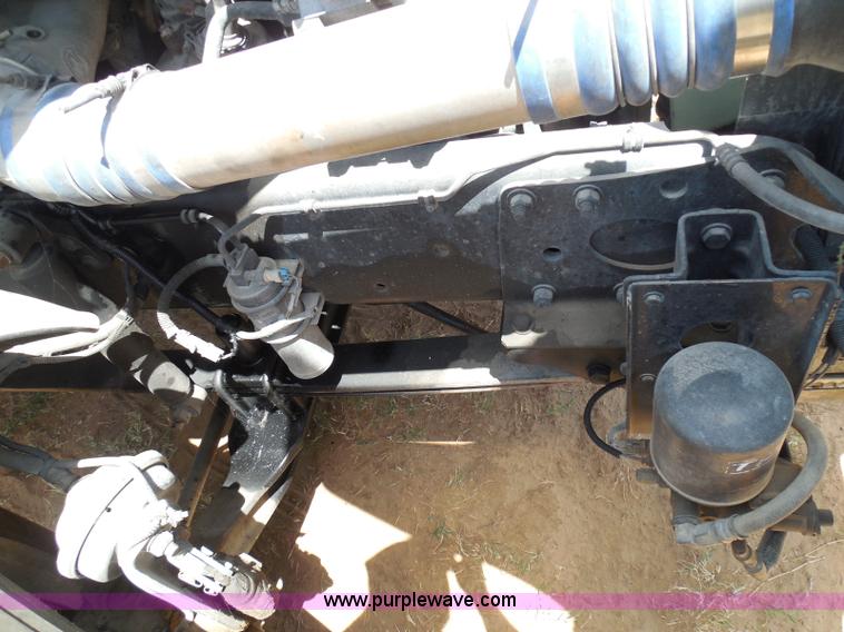 image for item I3349 2006 Freightliner Columbia semi truck