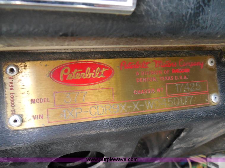 image for item I3350 1998 Peterbilt 377 semi truck