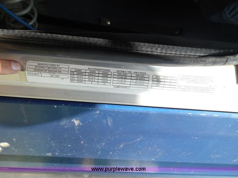 image for item I3350 1998 Peterbilt 377 semi truck