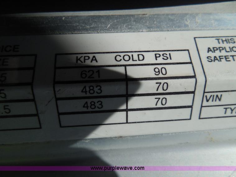 image for item I3350 1998 Peterbilt 377 semi truck