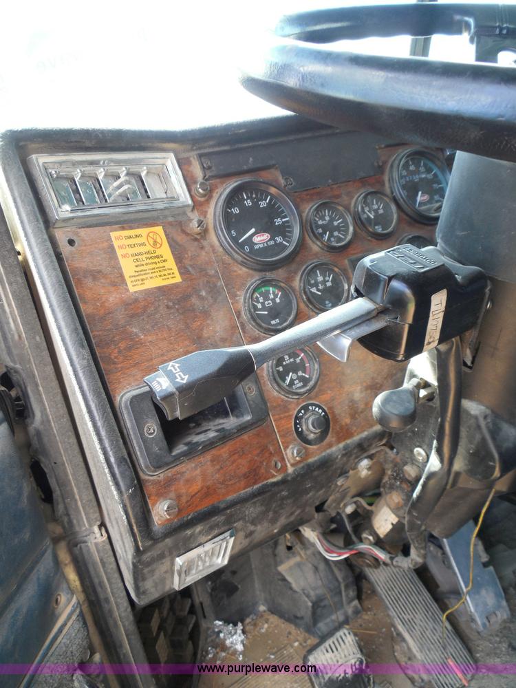 image for item I3350 1998 Peterbilt 377 semi truck