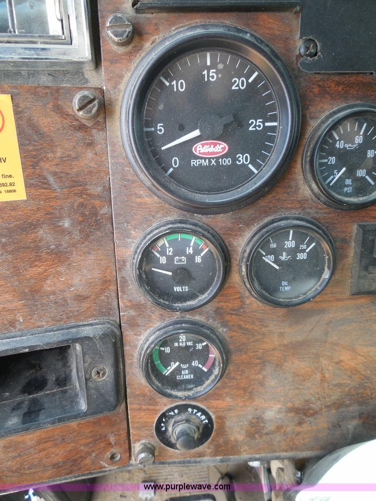 image for item I3350 1998 Peterbilt 377 semi truck