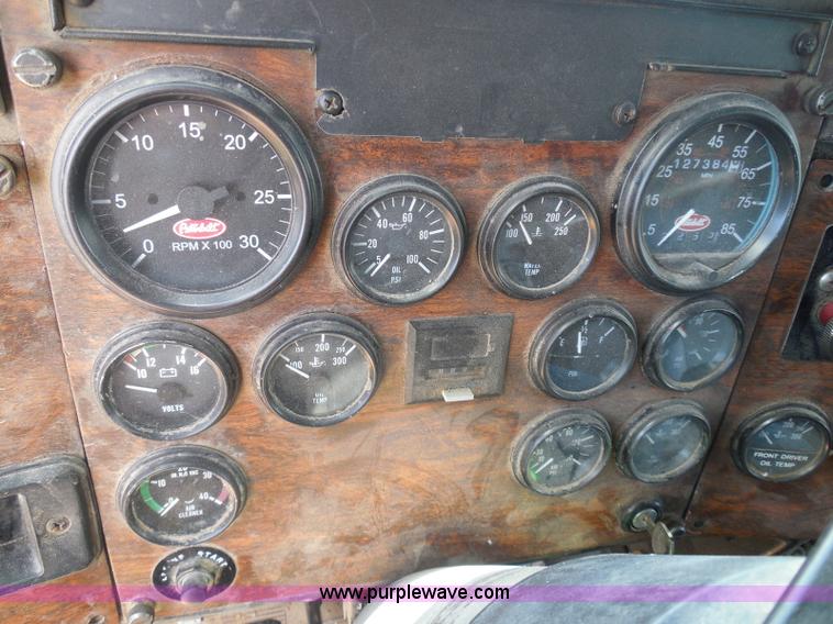 image for item I3350 1998 Peterbilt 377 semi truck