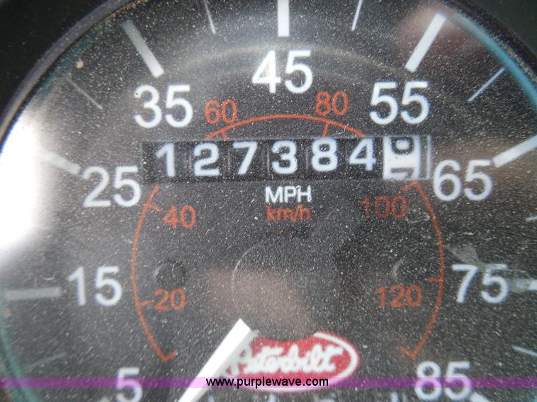 image for item I3350 1998 Peterbilt 377 semi truck