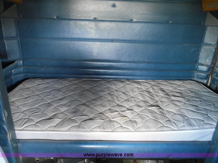 image for item I3350 1998 Peterbilt 377 semi truck