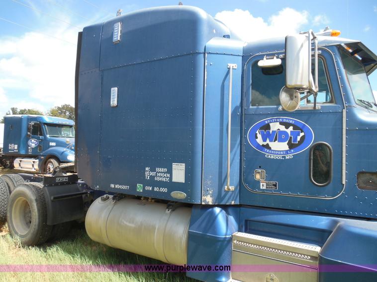 image for item I3350 1998 Peterbilt 377 semi truck