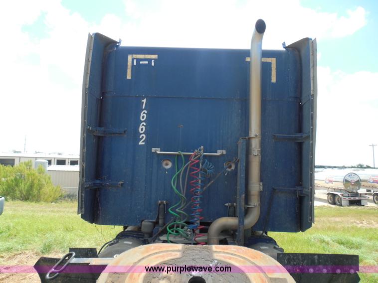 image for item I3350 1998 Peterbilt 377 semi truck