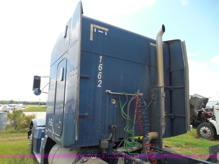 image for item I3350 1998 Peterbilt 377 semi truck