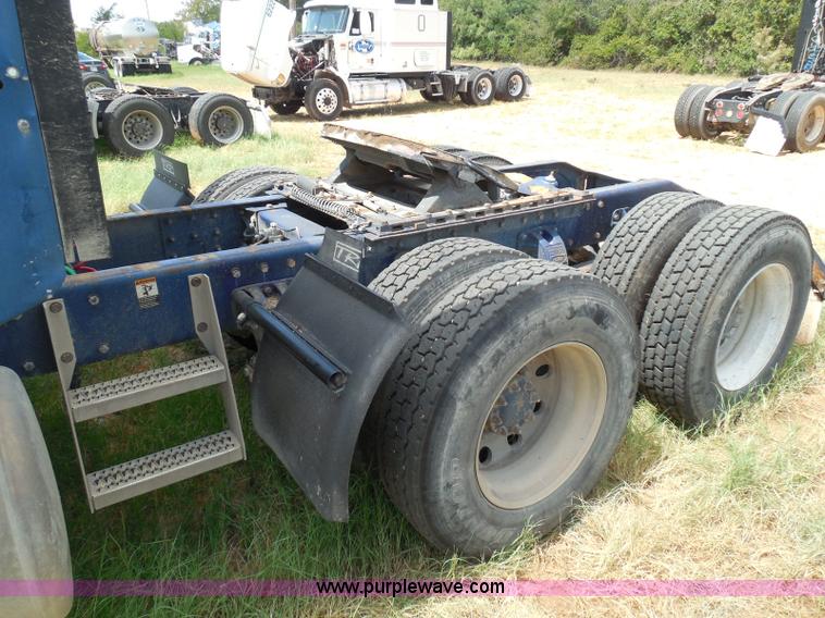 image for item I3350 1998 Peterbilt 377 semi truck