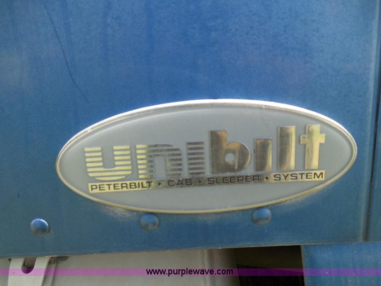 image for item I3350 1998 Peterbilt 377 semi truck