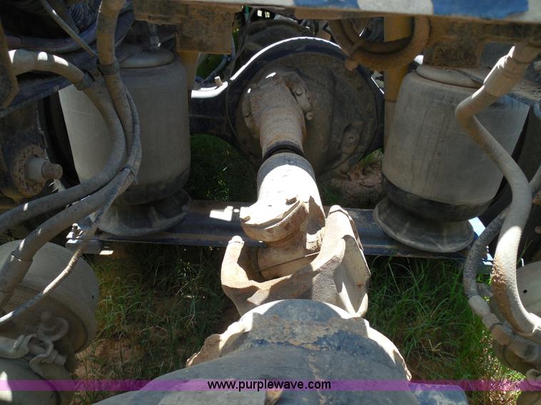 image for item I3350 1998 Peterbilt 377 semi truck