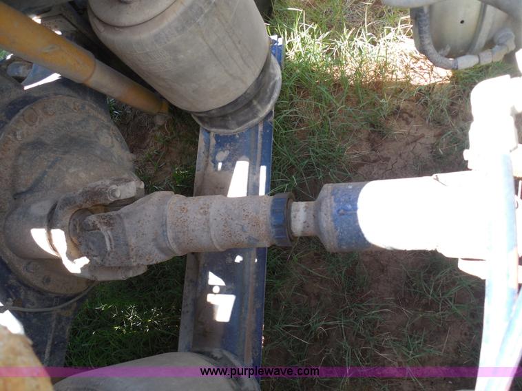 image for item I3350 1998 Peterbilt 377 semi truck