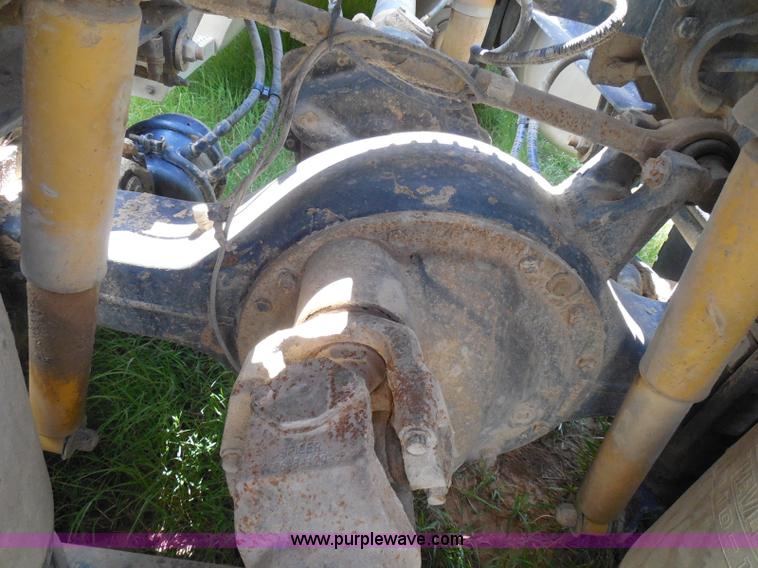 image for item I3350 1998 Peterbilt 377 semi truck