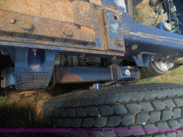 image for item I3350 1998 Peterbilt 377 semi truck