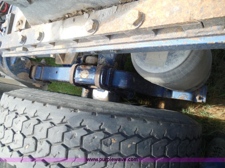 image for item I3350 1998 Peterbilt 377 semi truck