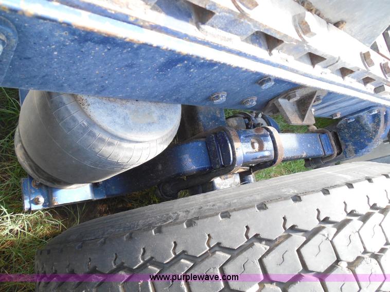 image for item I3350 1998 Peterbilt 377 semi truck