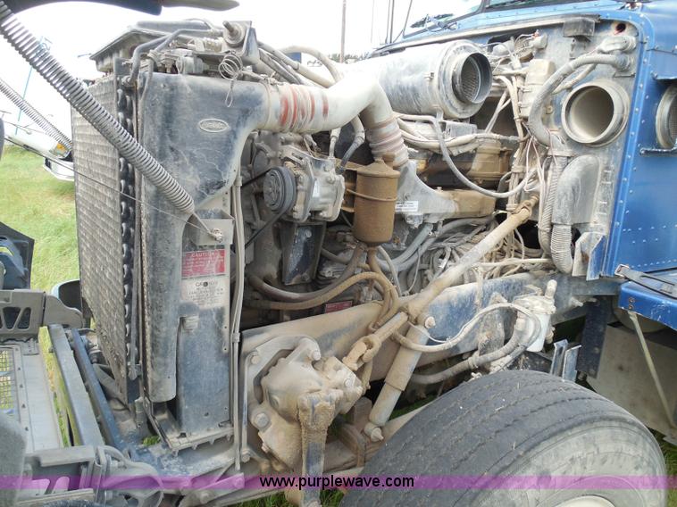 image for item I3350 1998 Peterbilt 377 semi truck