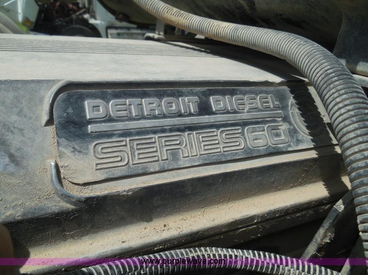 image for item I3350 1998 Peterbilt 377 semi truck