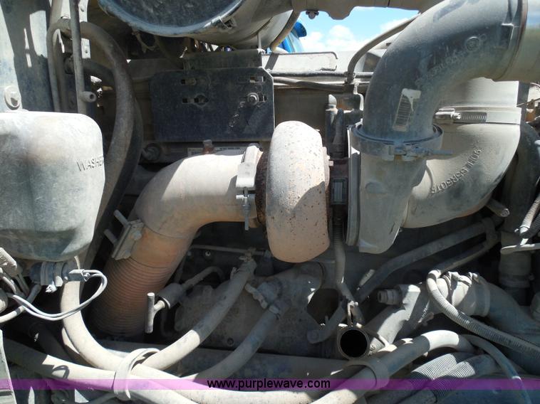 image for item I3350 1998 Peterbilt 377 semi truck