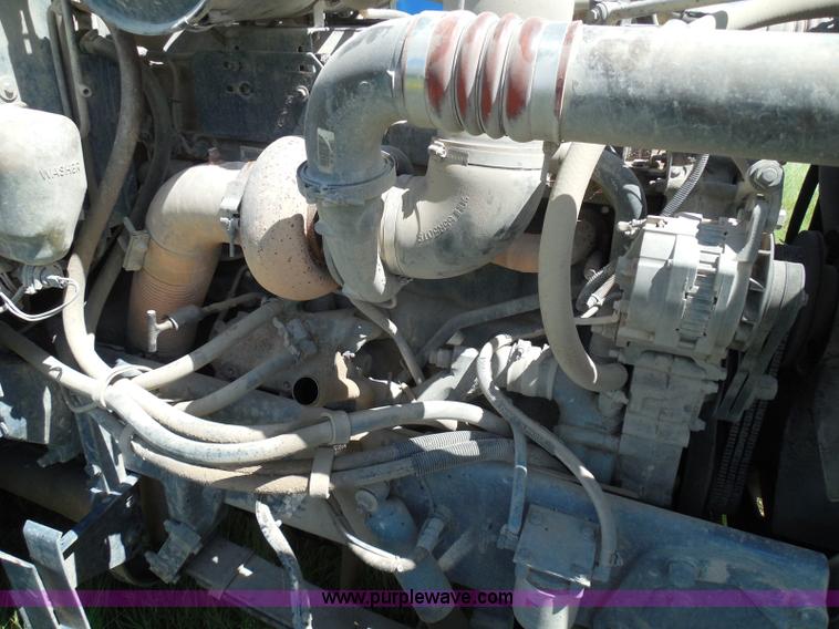 image for item I3350 1998 Peterbilt 377 semi truck