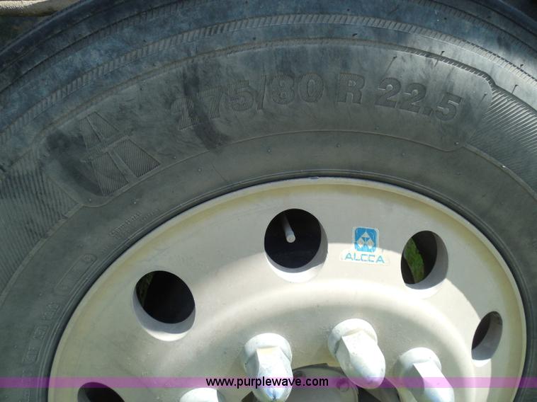 image for item I3350 1998 Peterbilt 377 semi truck