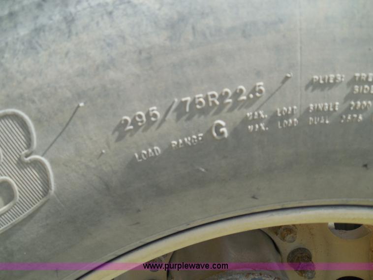 image for item I3350 1998 Peterbilt 377 semi truck