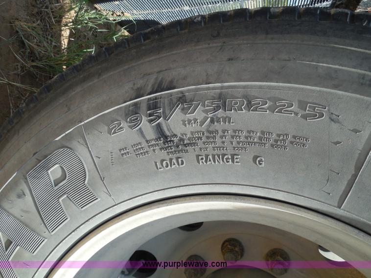 image for item I3350 1998 Peterbilt 377 semi truck