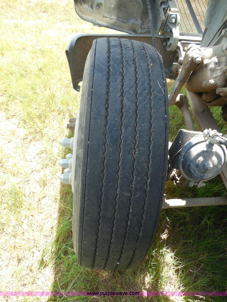 image for item I3350 1998 Peterbilt 377 semi truck