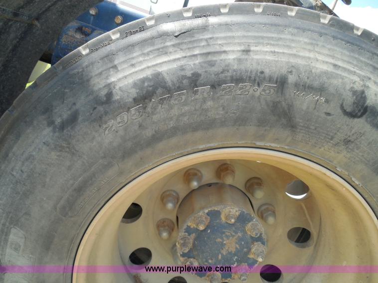 image for item I3350 1998 Peterbilt 377 semi truck