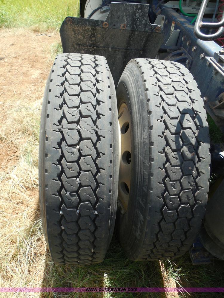 image for item I3350 1998 Peterbilt 377 semi truck