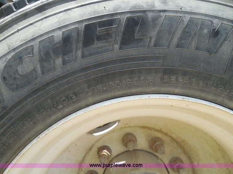 image for item I3350 1998 Peterbilt 377 semi truck