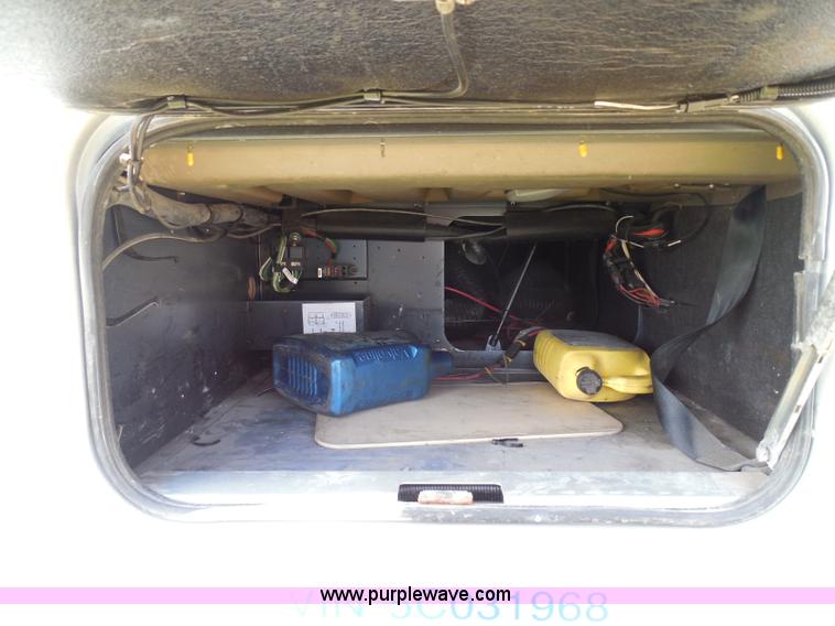 image for item I3351 2005 International 9400i semi truck