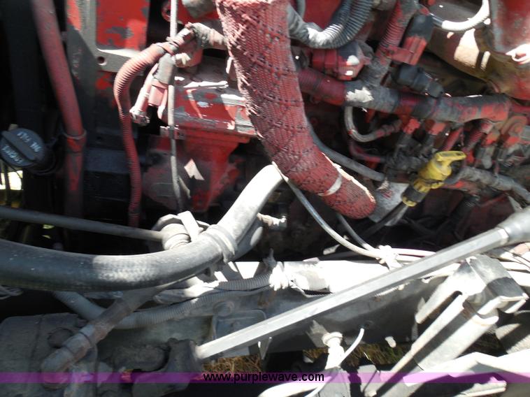 image for item I3351 2005 International 9400i semi truck