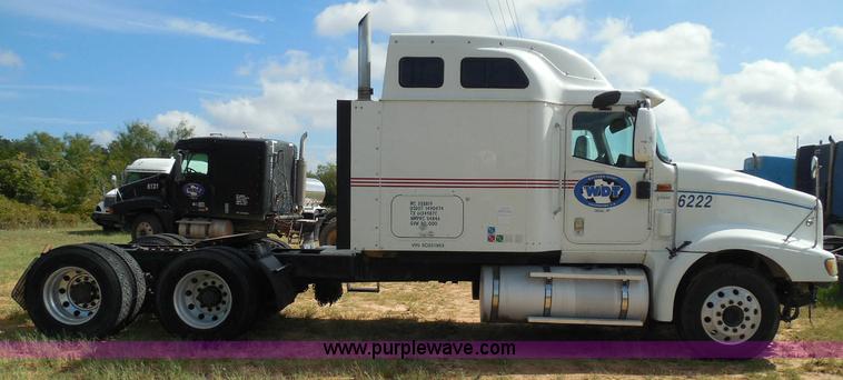 image for item I3352 2005 International 9400i semi truck