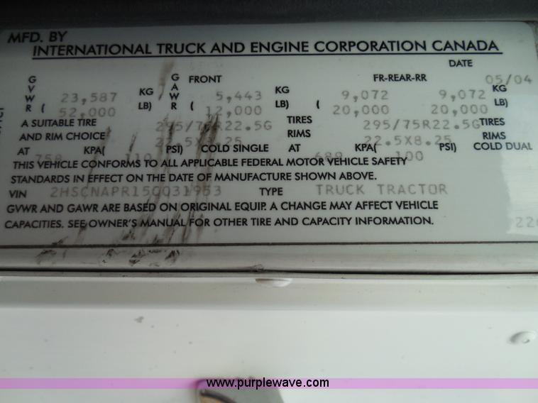 image for item I3352 2005 International 9400i semi truck