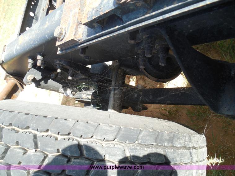 image for item I3352 2005 International 9400i semi truck