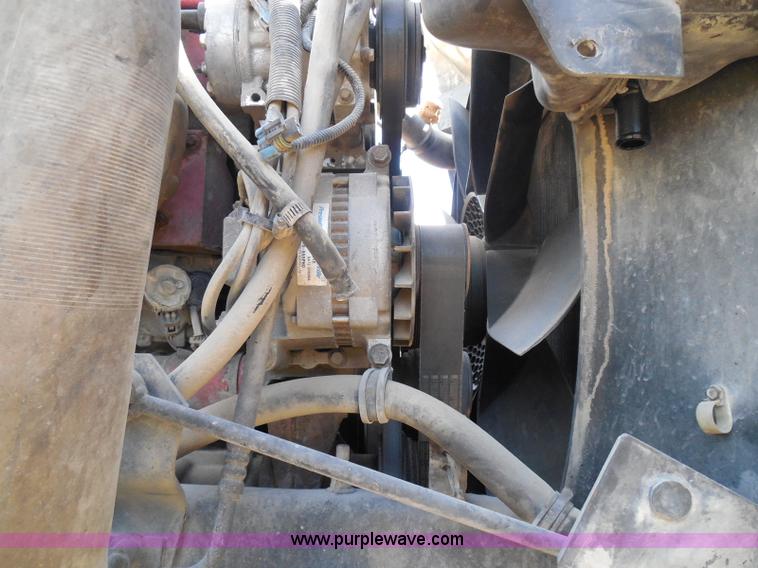 image for item I3352 2005 International 9400i semi truck