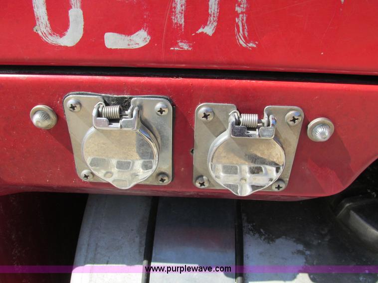 image for item I4128 1994 Volvo WCA Aero semi truck