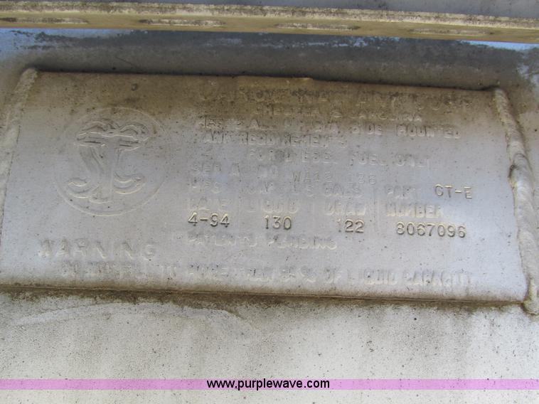 image for item I4128 1994 Volvo WCA Aero semi truck