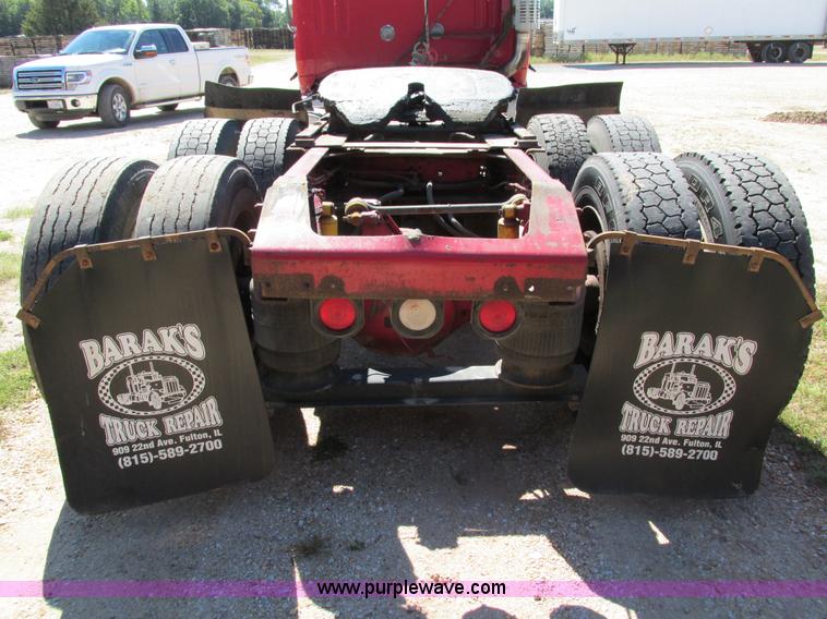 image for item I4128 1994 Volvo WCA Aero semi truck