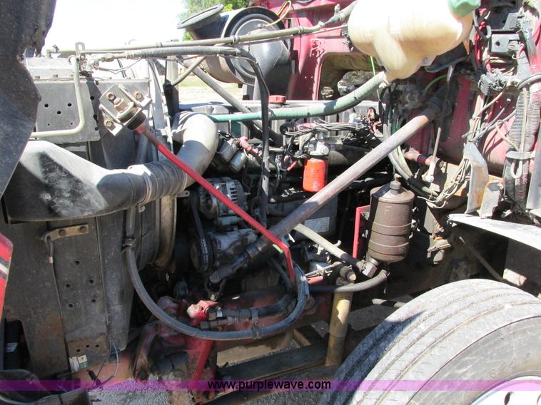 image for item I4128 1994 Volvo WCA Aero semi truck