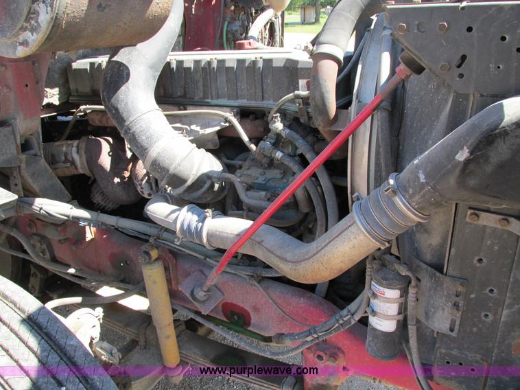 image for item I4128 1994 Volvo WCA Aero semi truck