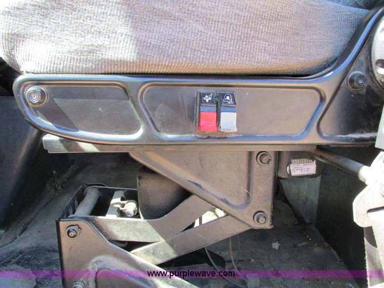 image for item I4128 1994 Volvo WCA Aero semi truck