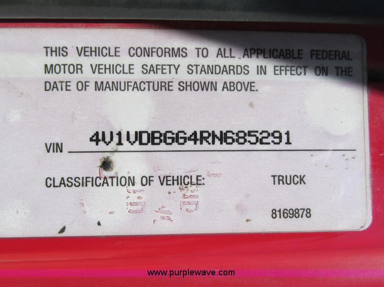 image for item I4128 1994 Volvo WCA Aero semi truck