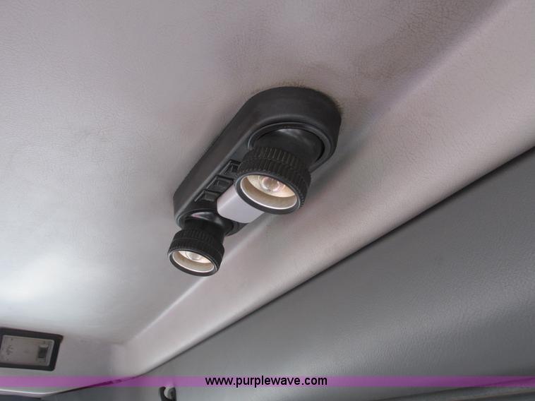 image for item I4128 1994 Volvo WCA Aero semi truck