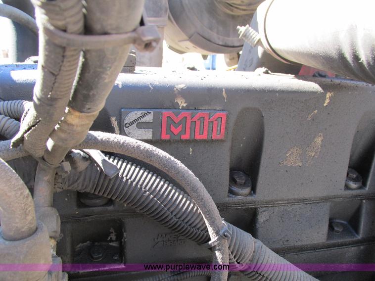 image for item I4129 1995 Volvo WCA semi truck