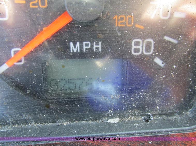 image for item I4129 1995 Volvo WCA semi truck