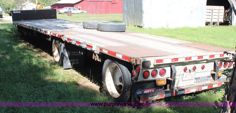 image for item I5902 2004 Fontaine Infinity drop deck trailer